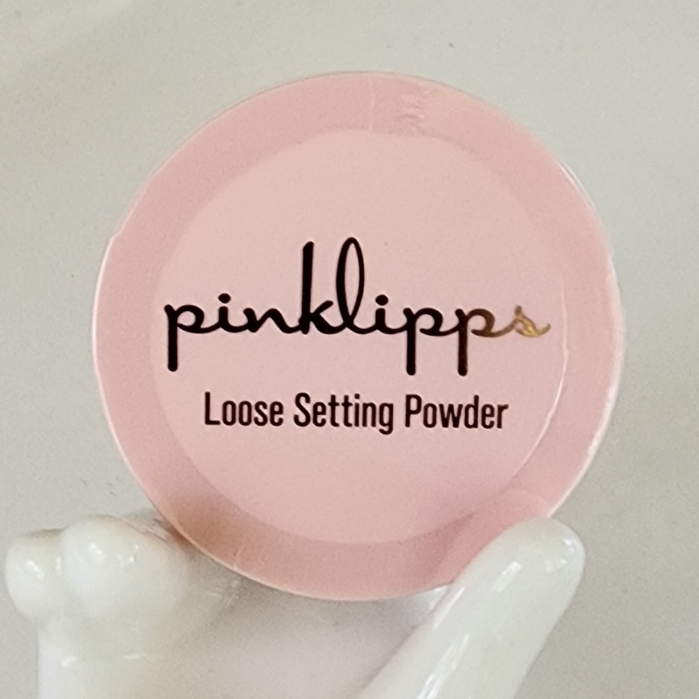 📸 Pinklipps Translucent Loose Setting Powder - Picture 3 of 6